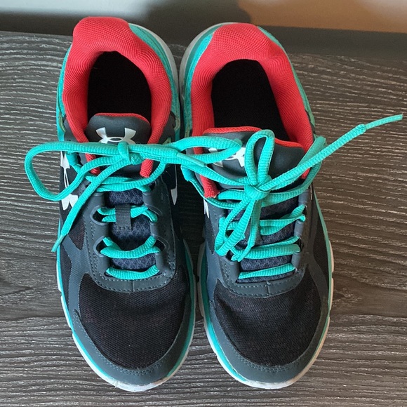 Under Armour Micro G athletic sneakers. Like new! - Picture 2 of 6